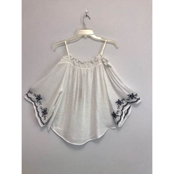 E (hanger) M | Off Shoulder White & Blue Blouse - Picture 3 of 5